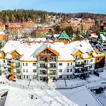 Good Time- Stone Hill Iv - Goraleczka 8c33 *